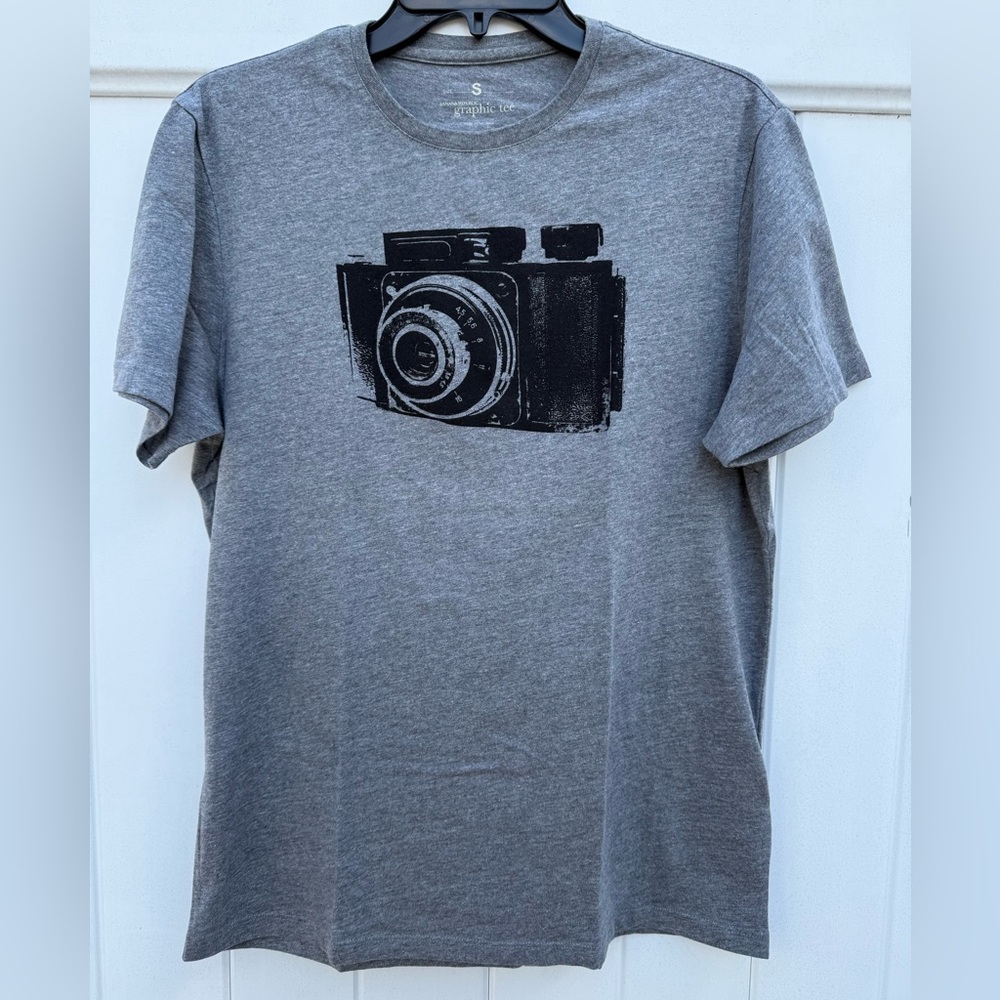 Banana Republic Graphic Shirt size Small